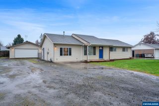 820 E 3rd St, Molalla, OR 97038