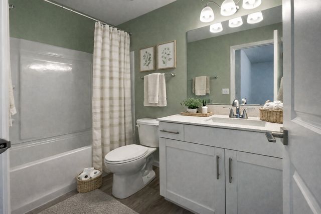 255 Regency Court D, Wauconda, IL 60084