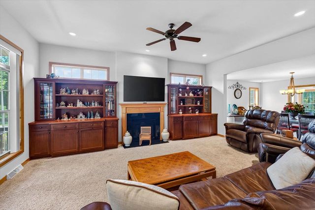 1714 Sawtooth Lane, Madison, WI 53719