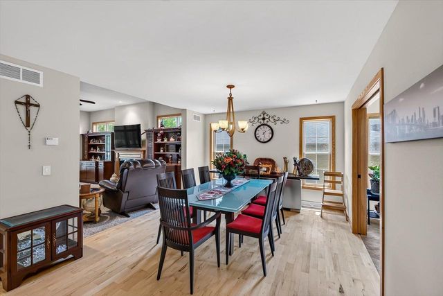 1714 Sawtooth Lane, Madison, WI 53719