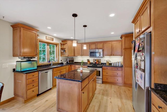 1714 Sawtooth Lane, Madison, WI 53719