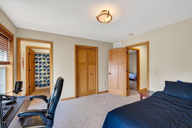 1714 Sawtooth Lane, Madison, WI 53719