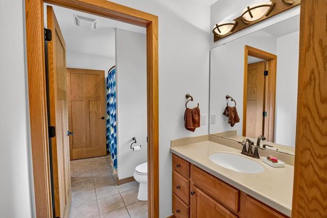 1714 Sawtooth Lane, Madison, WI 53719