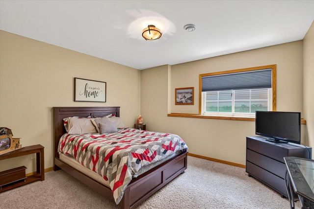 1714 Sawtooth Lane, Madison, WI 53719