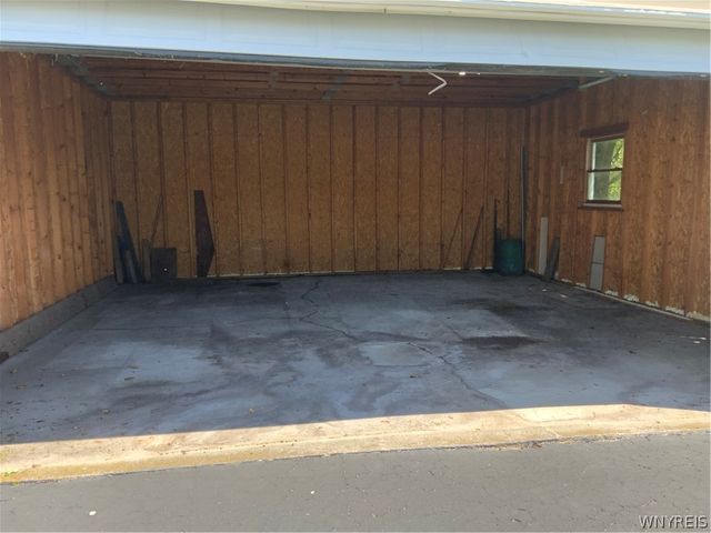 4959 Sunset Drive, Lockport Town, NY 14094