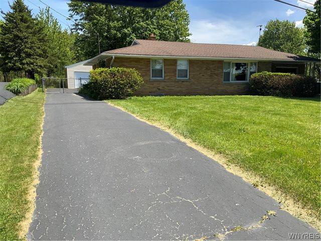 4959 Sunset Drive, Lockport Town, NY 14094