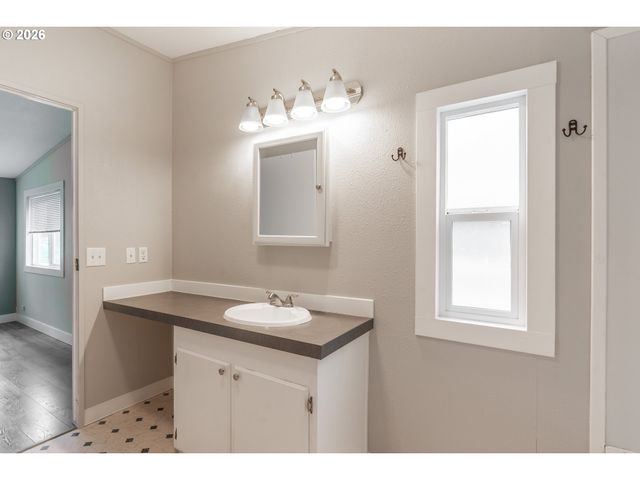 305 SCOTT HILL Rd, Woodland, WA 98674