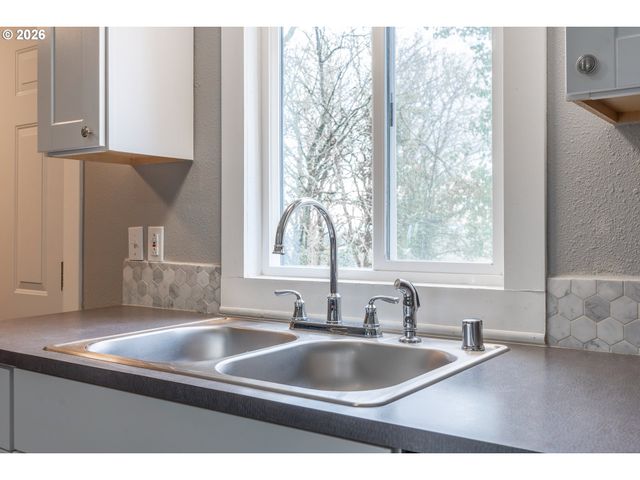 305 SCOTT HILL Rd, Woodland, WA 98674