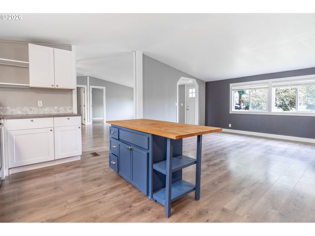 305 SCOTT HILL Rd, Woodland, WA 98674