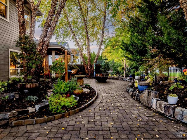 836 W Colbert St, Meridian, ID 83646