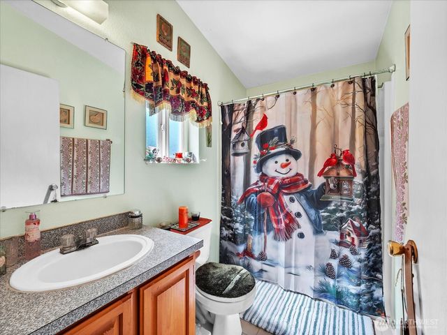 42041 Cedar Street, Concrete, WA 98237