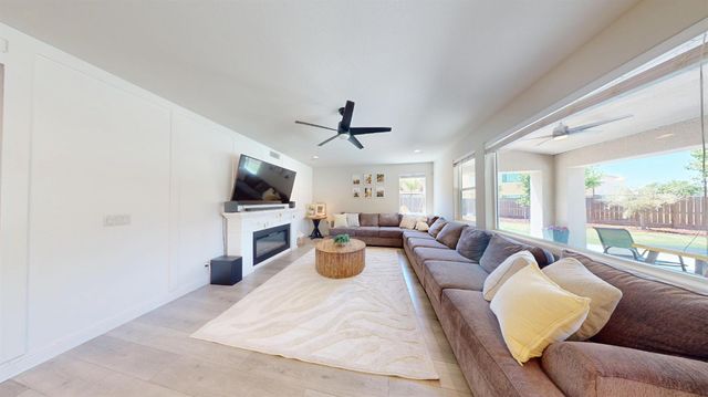 4387 N Cresta Avenue, Fresno, CA 93723