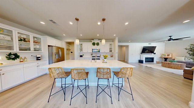 4387 N Cresta Avenue, Fresno, CA 93723