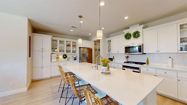 4387 N Cresta Avenue, Fresno, CA 93723