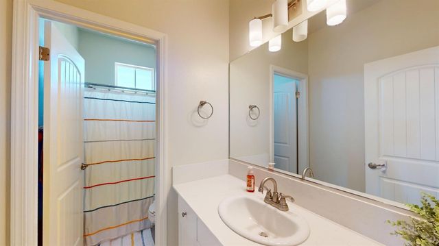 4387 N Cresta Avenue, Fresno, CA 93723