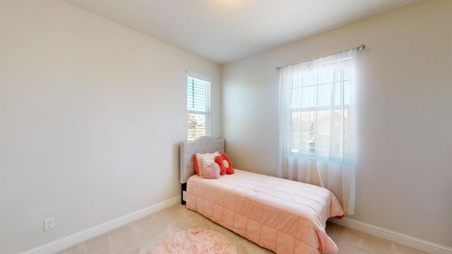 4387 N Cresta Avenue, Fresno, CA 93723