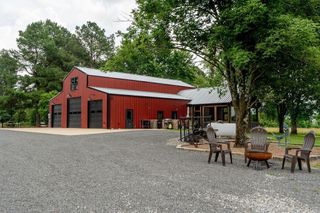 65 Five Mile Rd., Drasco, AR 72530