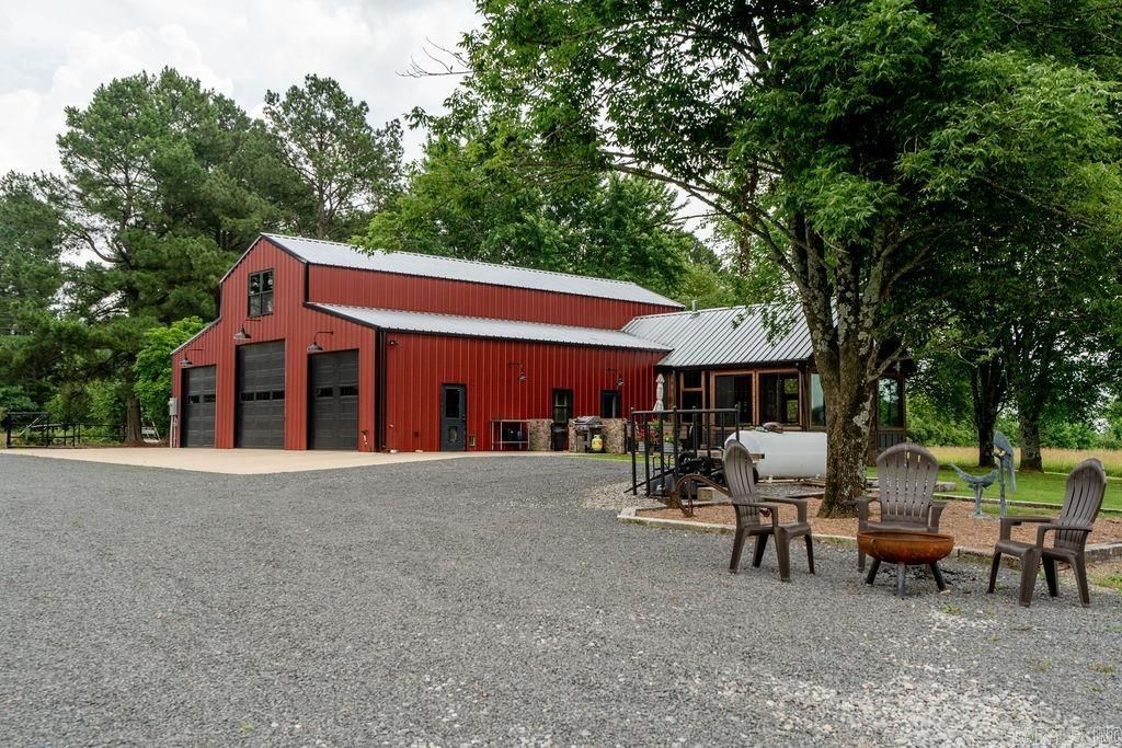 65 Five Mile Rd., Drasco, AR 72530