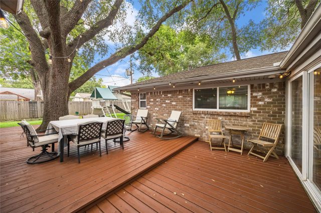 10714 Piping Rock Lane, Houston, TX 77042