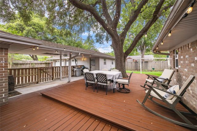 10714 Piping Rock Lane, Houston, TX 77042