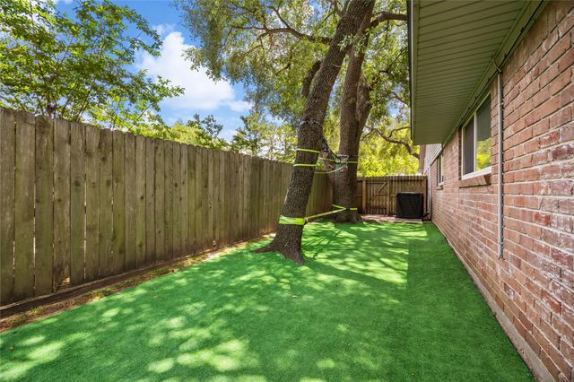 10714 Piping Rock Lane, Houston, TX 77042