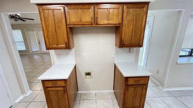 6119 Kingswood Drive, Arlington, TX 76001