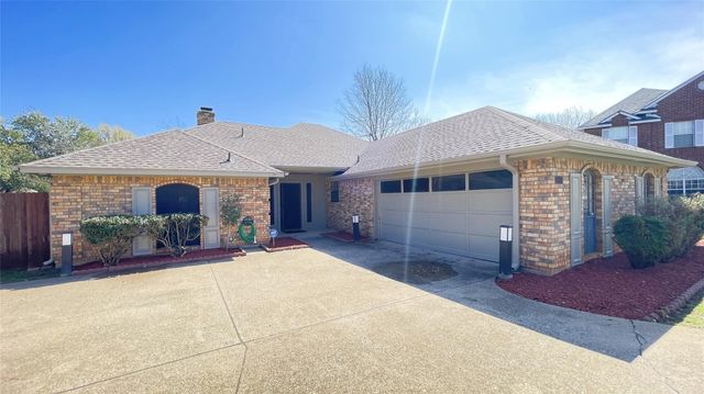 6119 Kingswood Drive, Arlington, TX 76001