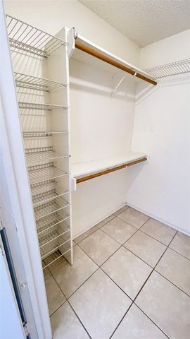 6119 Kingswood Drive, Arlington, TX 76001