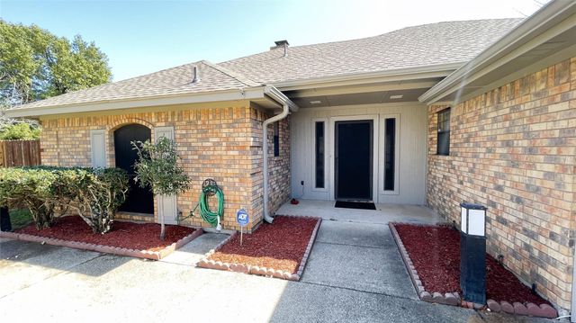 6119 Kingswood Drive, Arlington, TX 76001