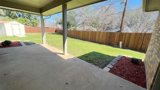 6119 Kingswood Drive, Arlington, TX 76001
