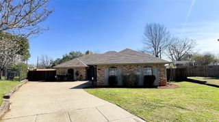 6119 Kingswood Drive, Arlington, TX 76001