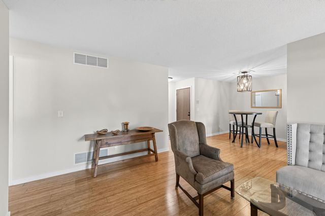 6976 Langford Court, Edina, MN 55436