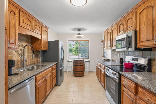 6976 Langford Court, Edina, MN 55436