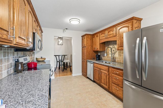 6976 Langford Court, Edina, MN 55436