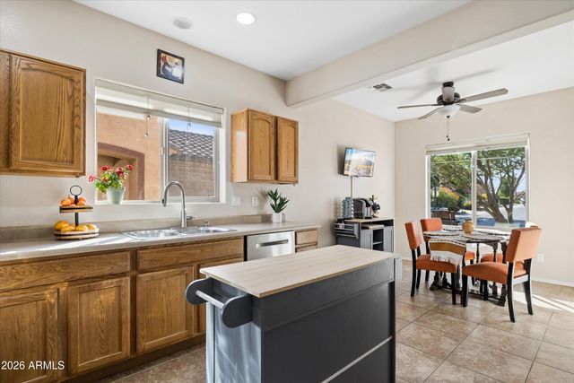 10161 E RUGGED MOUNTAIN Drive, Gold Canyon, AZ 85118
