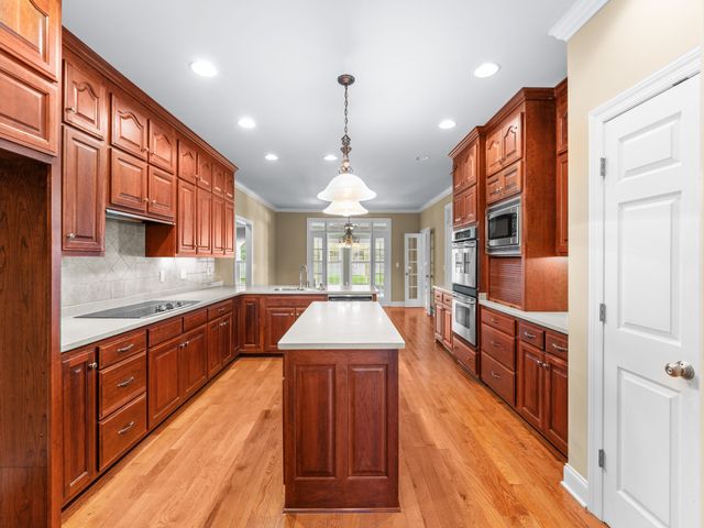 142 Heritage Cir, Manchester, TN 37355