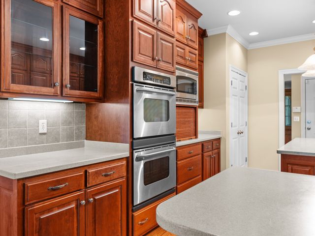142 Heritage Cir, Manchester, TN 37355