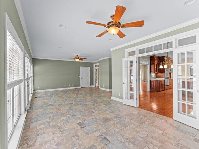 142 Heritage Cir, Manchester, TN 37355