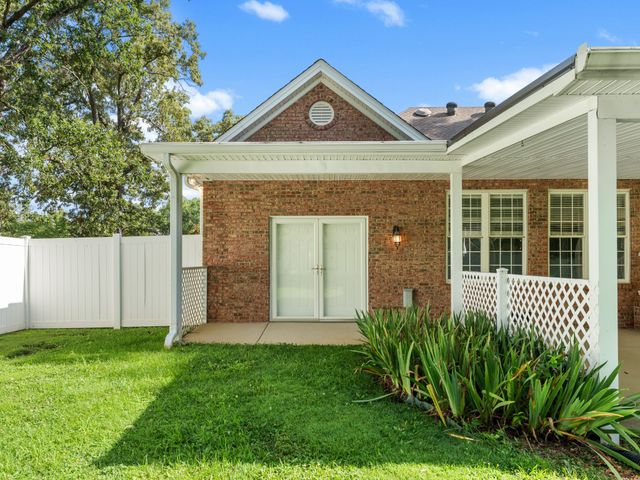 142 Heritage Cir, Manchester, TN 37355