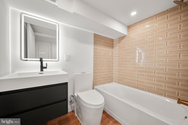 2234 S CLARION ST, Philadelphia, PA 19148