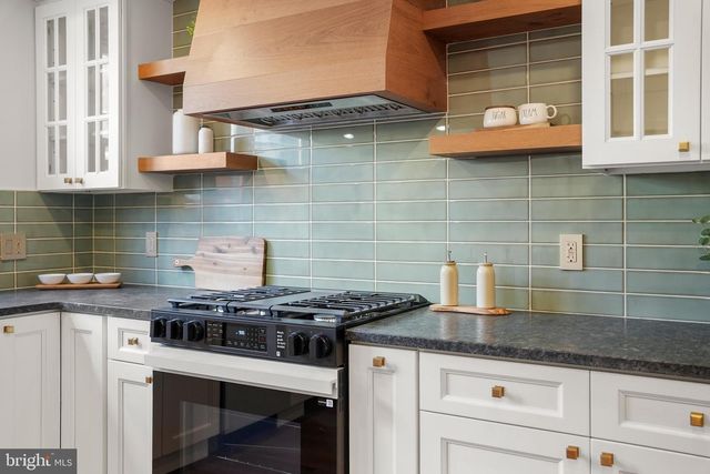 2234 S CLARION ST, Philadelphia, PA 19148