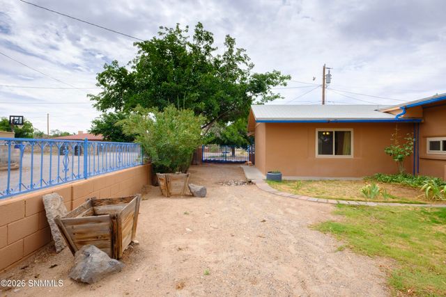 225 E Savannah Road, La Mesa, NM 88044
