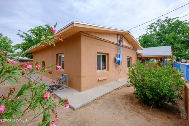 225 E Savannah Road, La Mesa, NM 88044