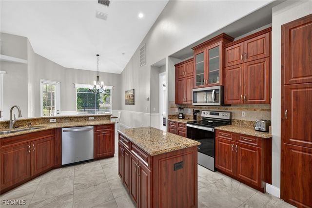 2800 NW 15th ST, Cape Coral, FL 33993