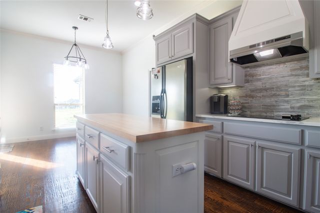 13176 Amber Meadow Drive, Talty, TX 75126