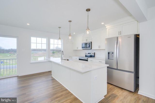519 FONTANA CIR, Martinsburg, WV 25403