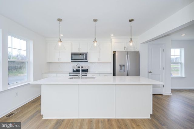 519 FONTANA CIR, Martinsburg, WV 25403