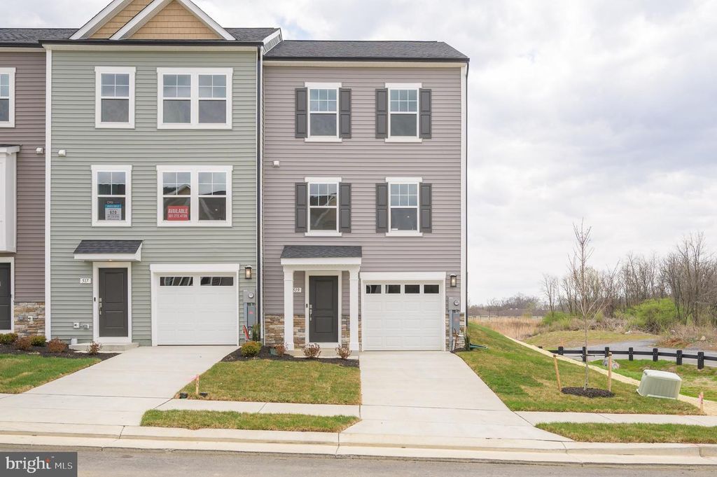 519 FONTANA CIR, Martinsburg, WV 25403