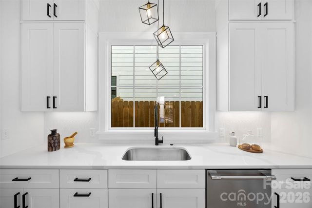 2033 South Street, Charlotte, NC 28208