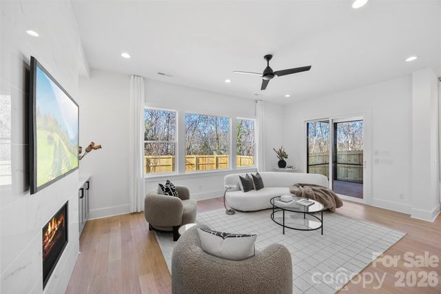 2033 South Street, Charlotte, NC 28208